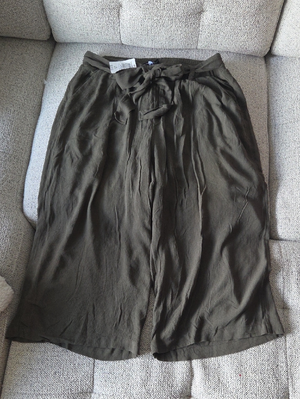 torrid Olive Green Tie-Waist Cropped Pant